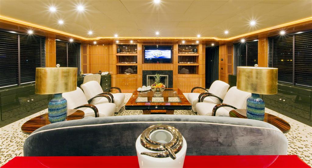 Superyacht 360 -  Upper Salon (skylounge).jpg