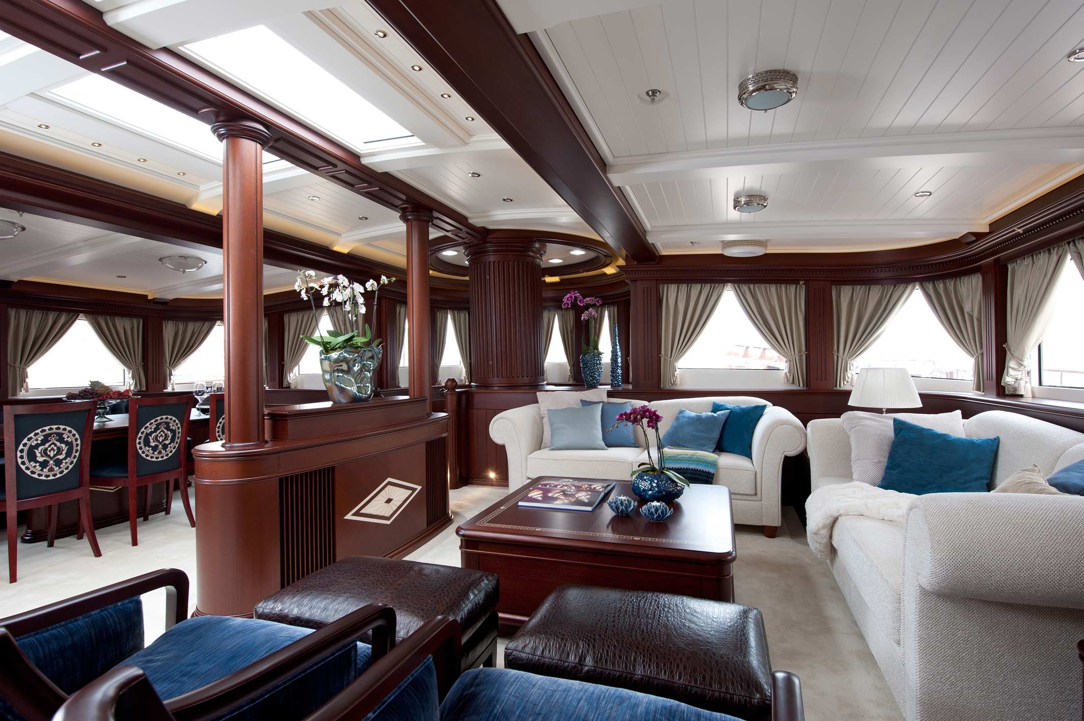 Superyacht Mikhail S. Vorontsov - Main Saloon.jpg