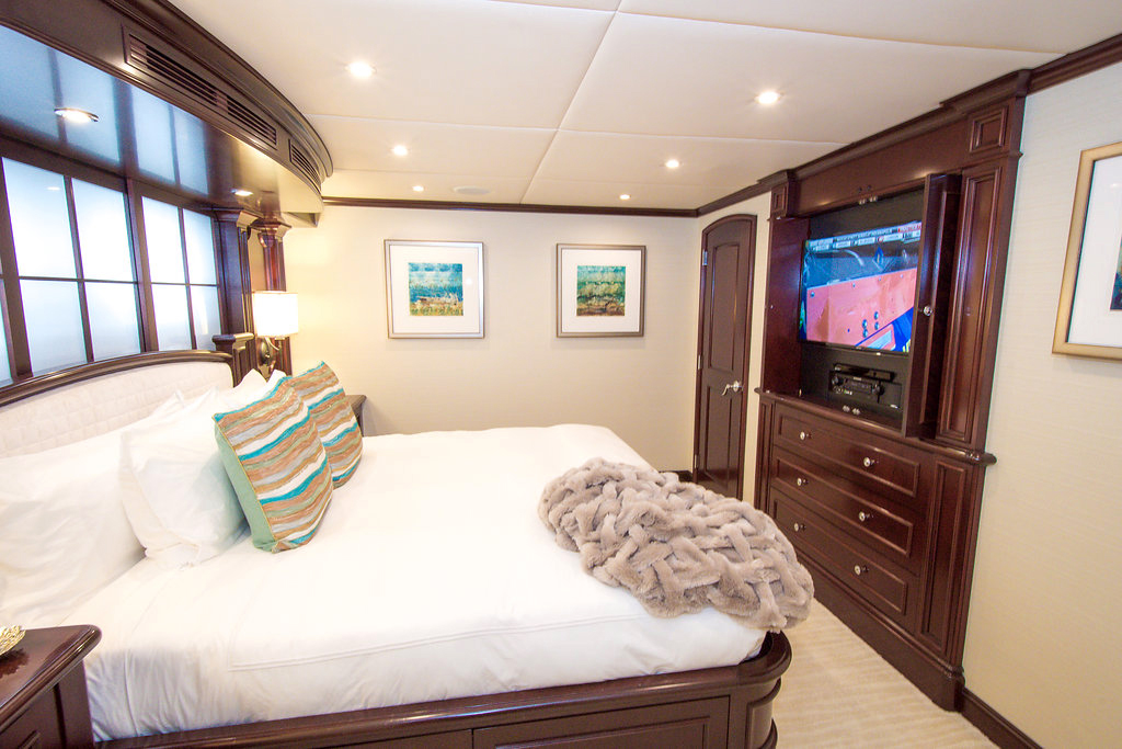 Superyacht REBEL - Guest double 2.jpg
