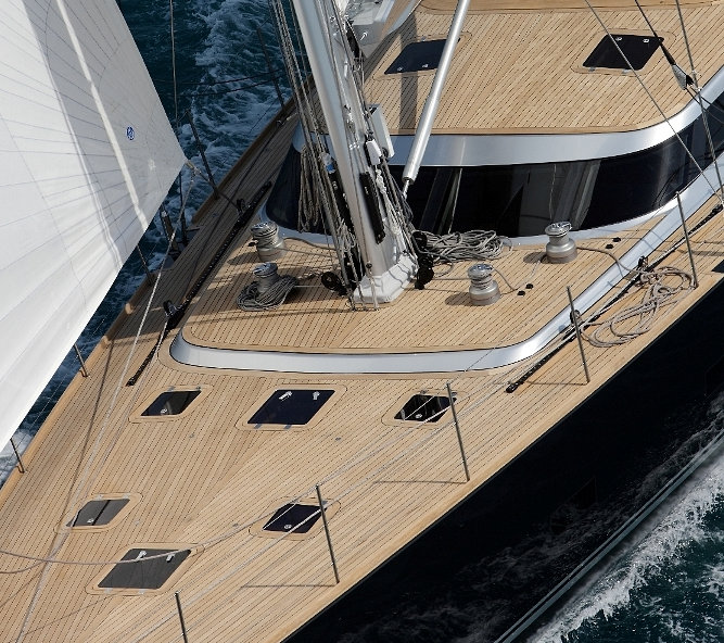 Superyacht Xnoi - front view.jpg