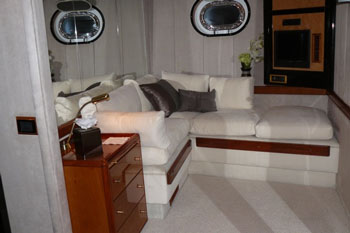 Takapuna - Master Stbd side Lounge.jpg