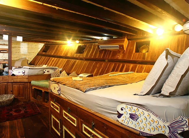Tiger Blue - Family room 4 adults, en suite, AC.jpg