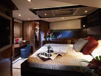 UM6 - VIP Cabin.jpg
