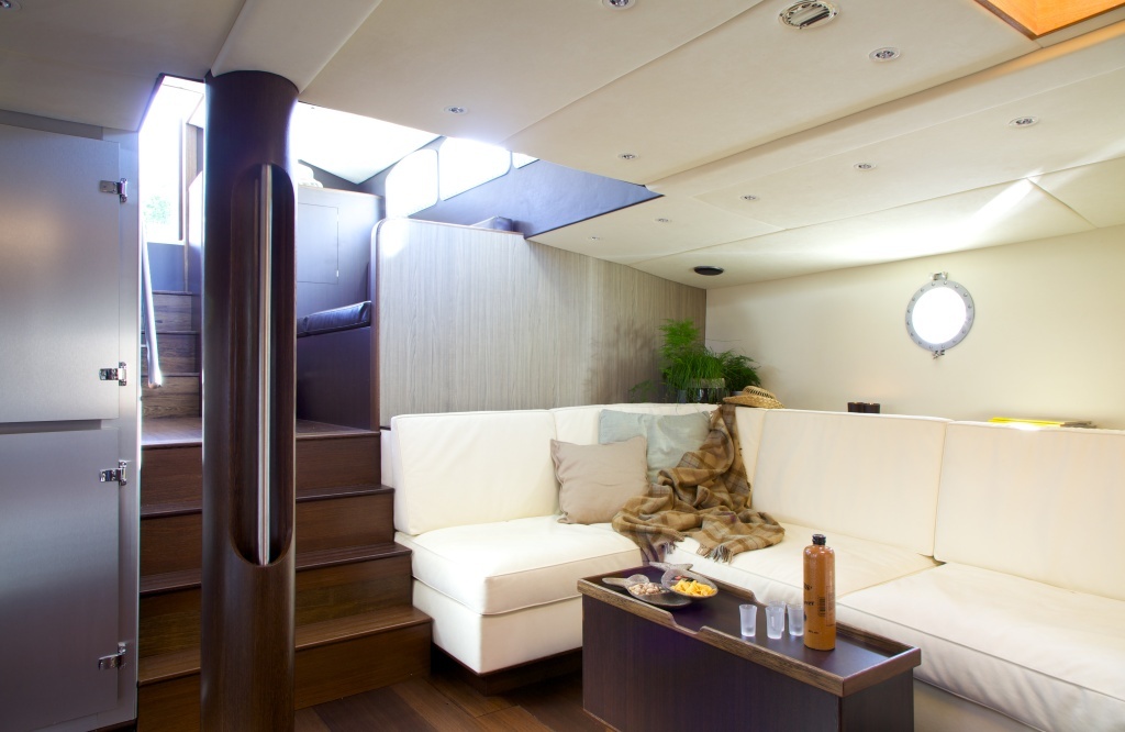 VINTAGE - lounge.jpg