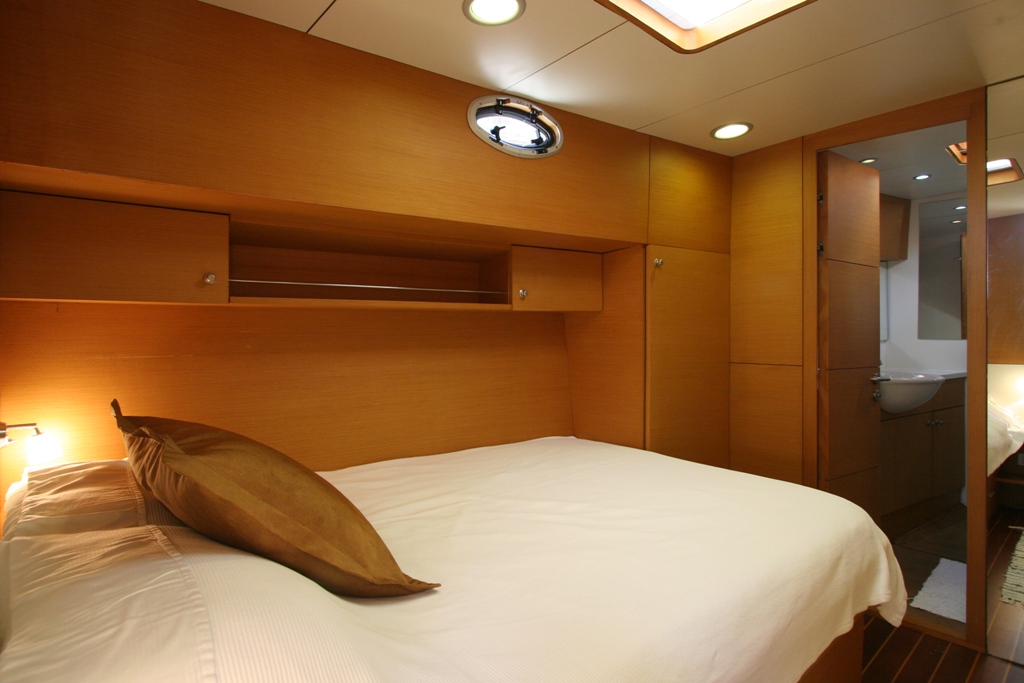 VONGOLE - Guest double cabin.jpg