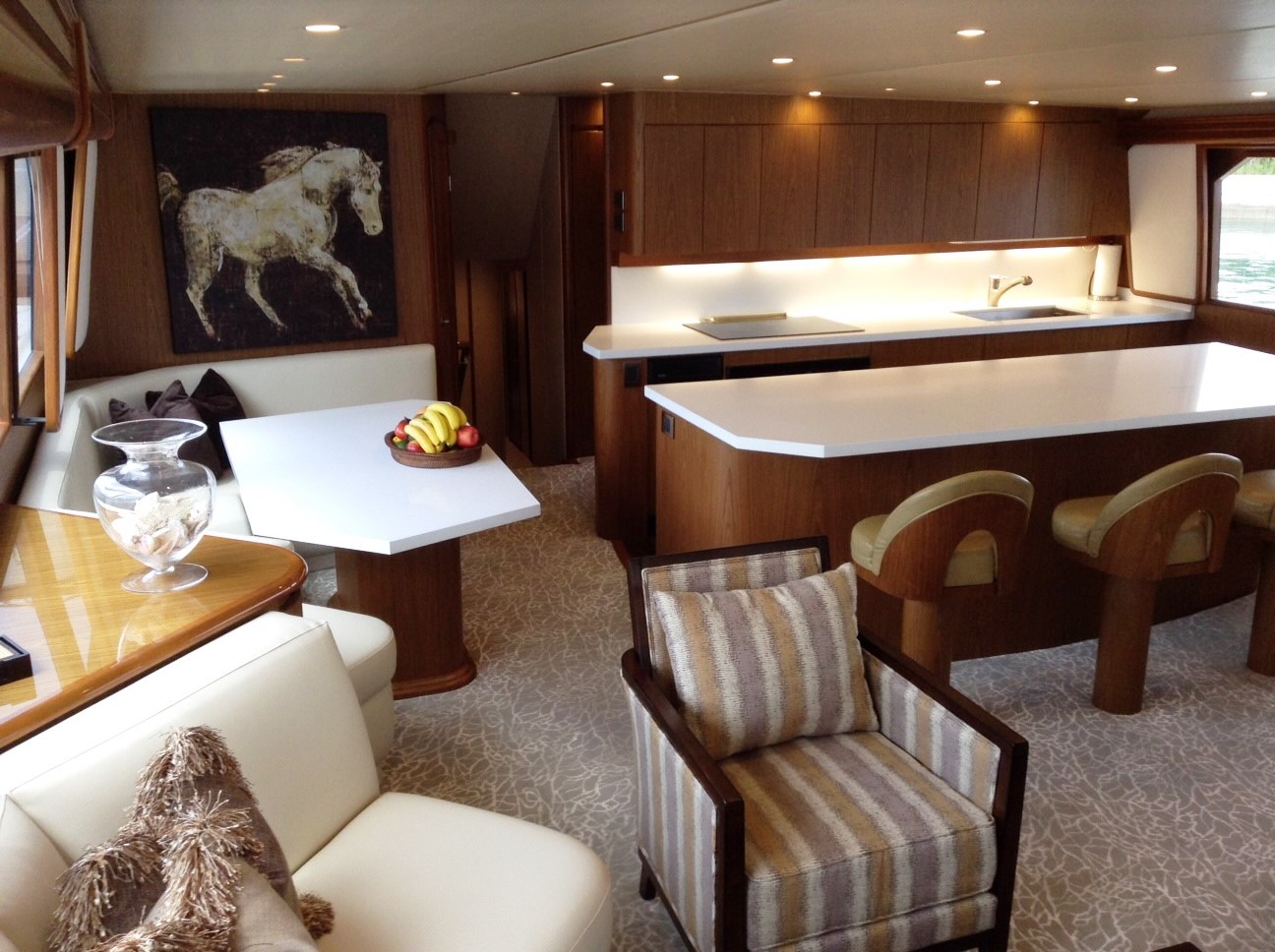 Viking motor yacht MUSTANG SALLY - Dining and wet bar.jpg