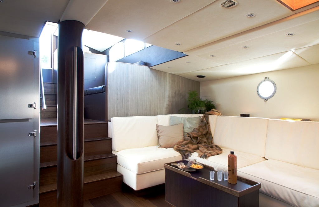 Vintage -  Lounge area.jpg