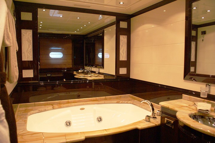 Voyage -  Master Jaccuzi.jpg