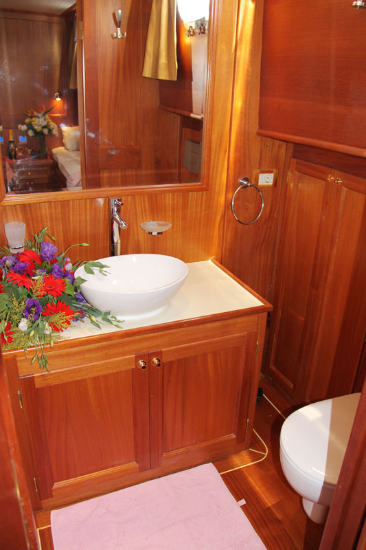 WHY NOT 3 - Ensuite.jpg