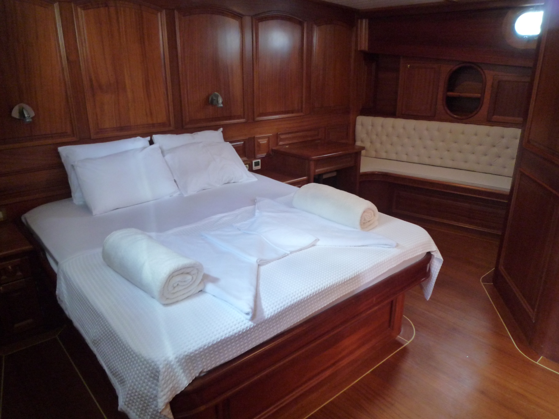 WHY NOT 3 - Guest cabin.JPG