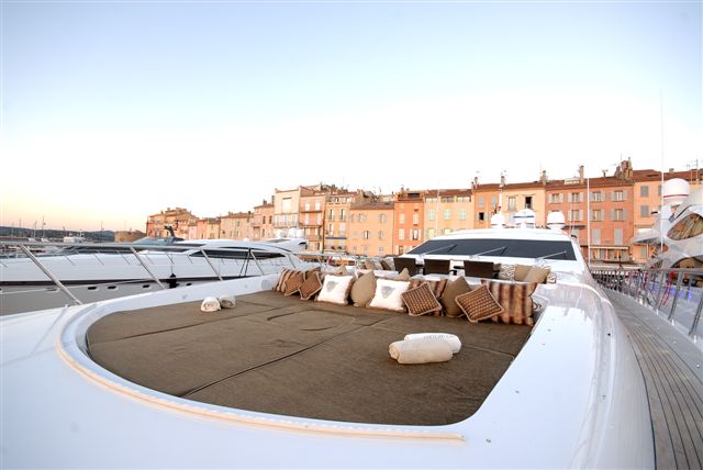 Yacht AFRICAN CAT -  Foredeck 2.jpg