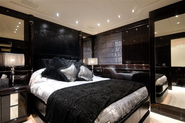 Yacht AFRICAN CAT -  Guest Cabin.jpg