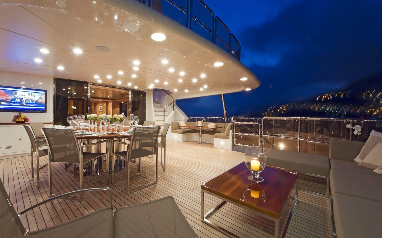 Yacht AFRICAN QUEEN -  Bridge Deck Al Fresco Dining.jpg