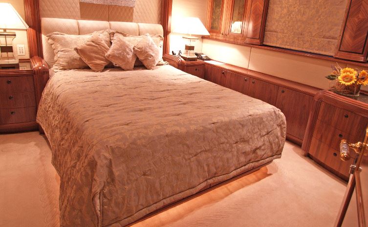 Yacht ALASKA -  Guest Cabin 2.jpg