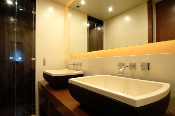 Yacht ALEON -  Master Ensuite.jpg