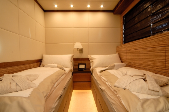 Yacht ALEON -  Twin Cabin.jpg