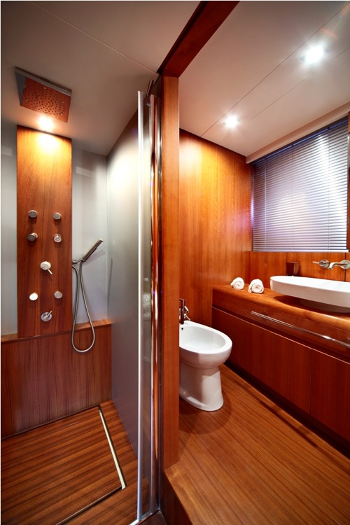 Yacht AMON -  Guest Ensuite 2.jpg