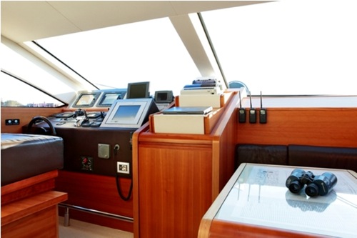 Yacht AMON -  Helm.jpg