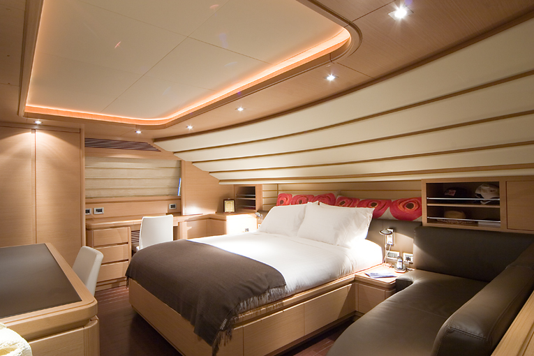 Yacht AQUAHOLIC - Master Cabin.jpg
