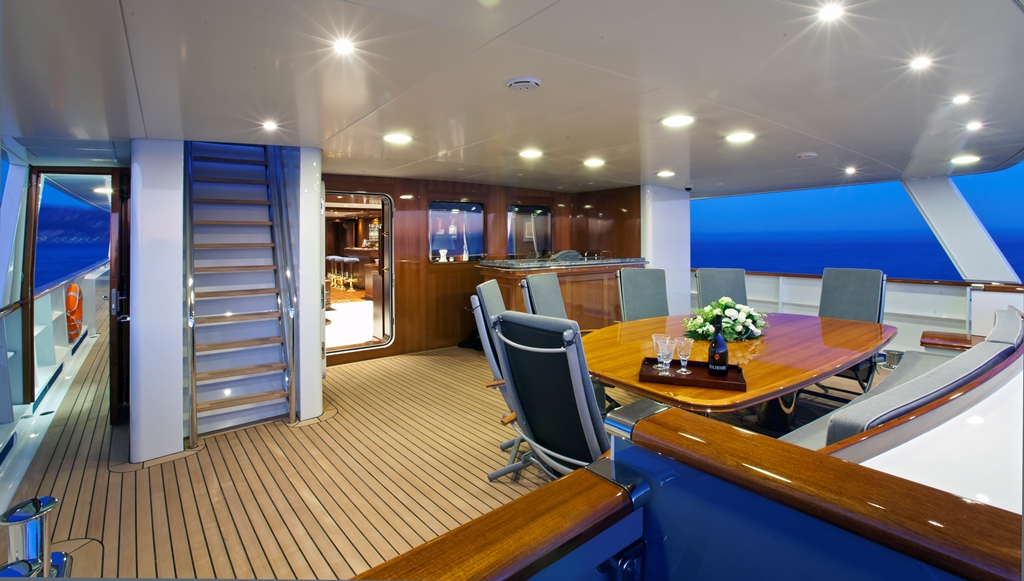 Yacht AXANTHA II -  Aft Deck.jpg