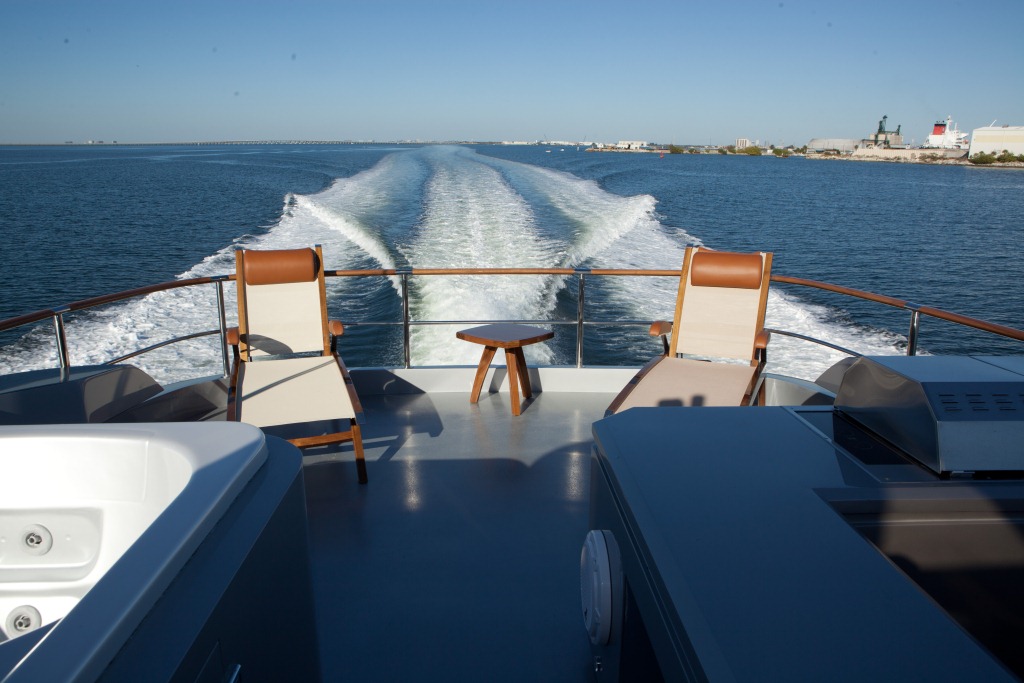 Yacht Algorythm - Flybridge.jpg