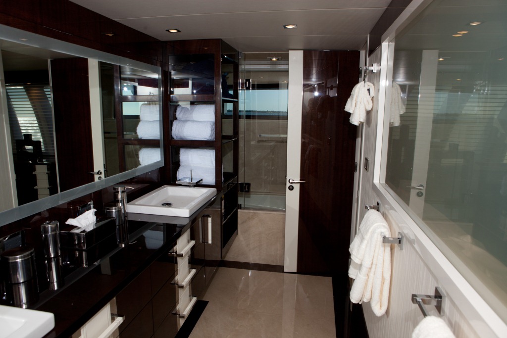 Yacht Algorythm - Master Bath 4.jpg