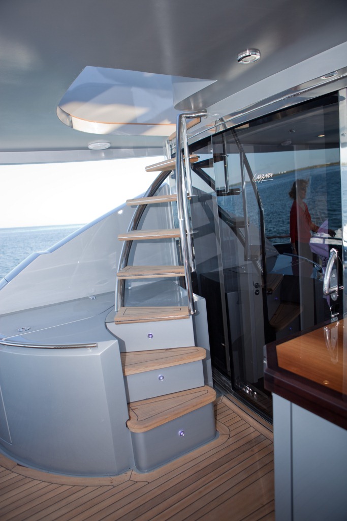 Yacht Algorythm - Stairs to Flybridge.jpg
