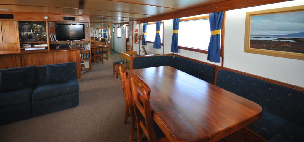 Yacht BELUGA -  Salon and Dining.jpg