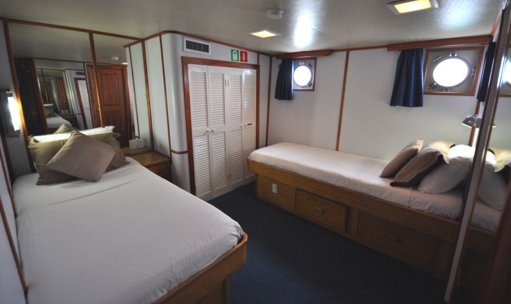 Yacht BELUGA -  Twin Cabin.jpg