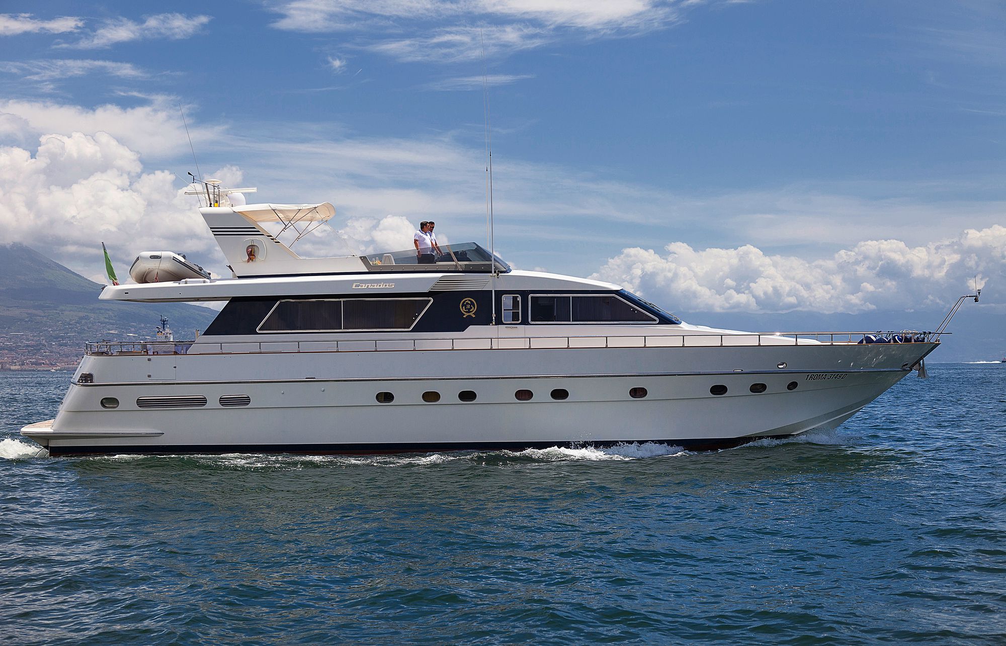 Yacht BERNADETTE - Main.jpg