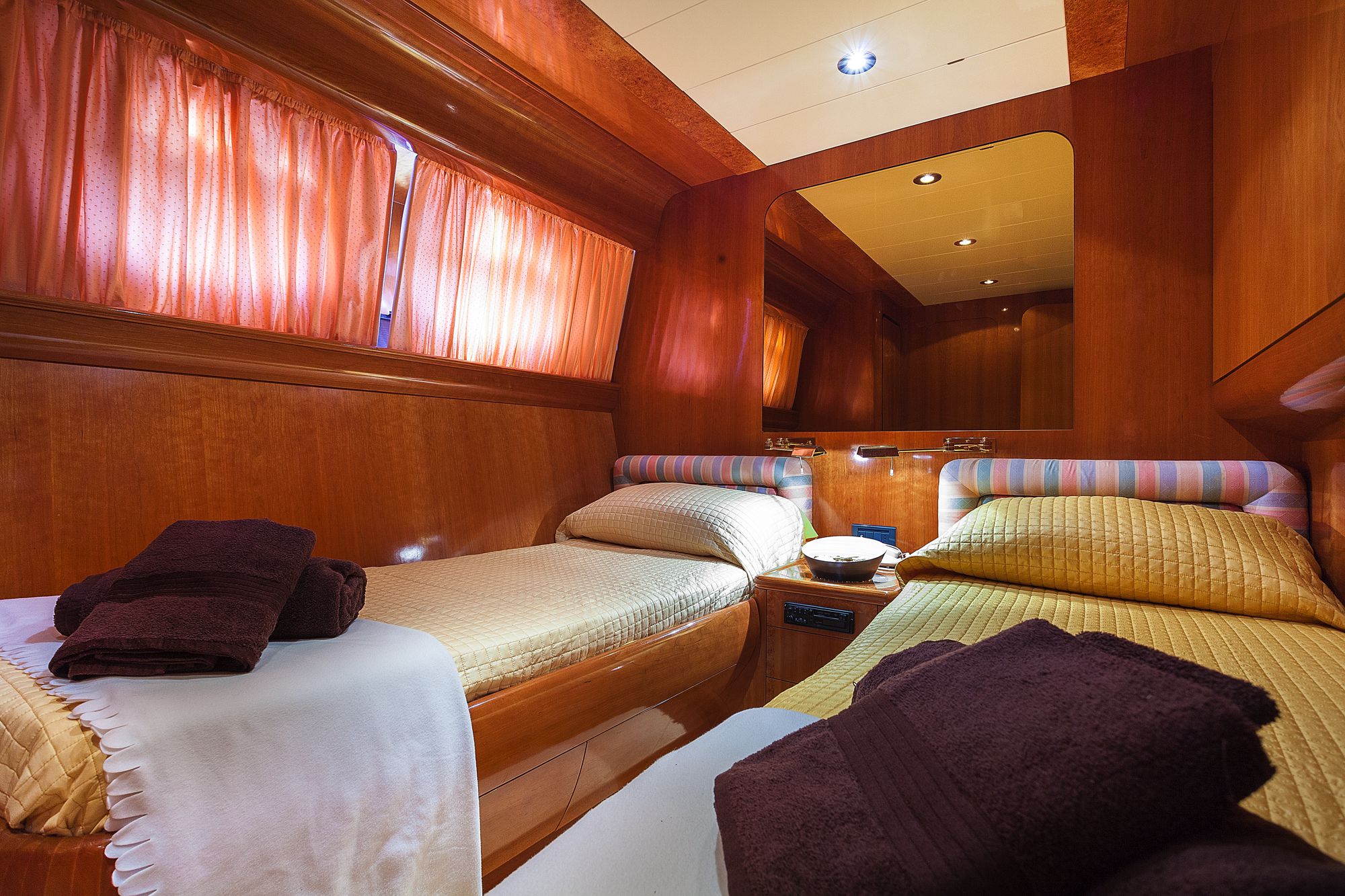 Yacht BERNADETTE - Twin Cabin 2.jpg