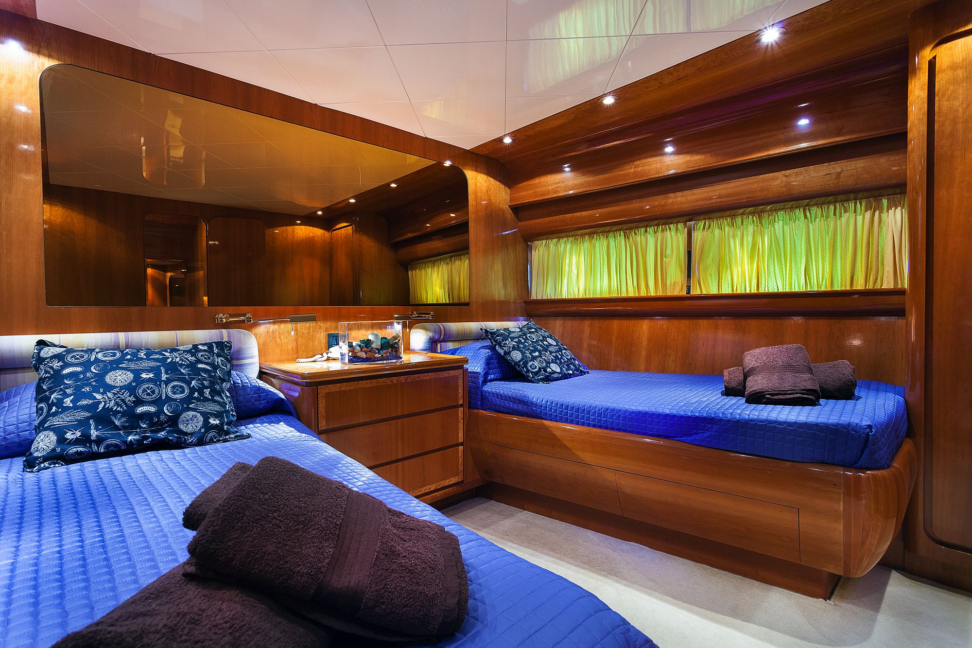 Yacht BERNADETTE - Twin Cabin.jpg