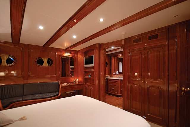 Yacht BLUE EYES -  Double Cabin 2.jpg