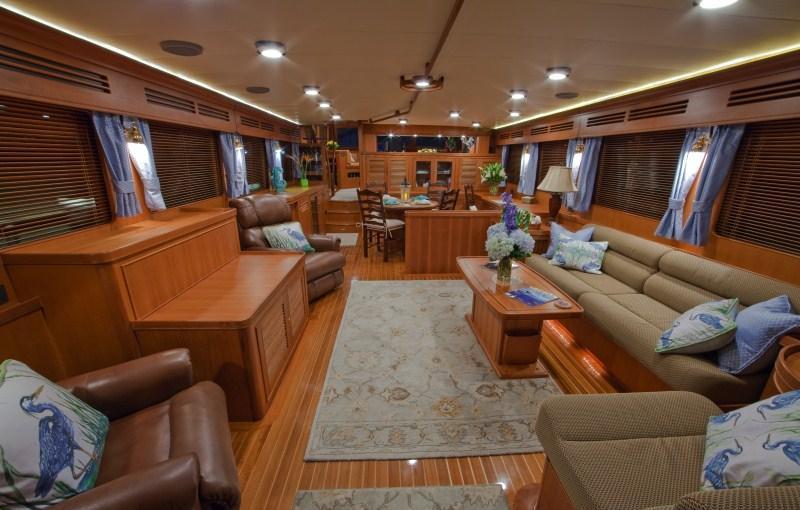 Yacht BLUE HERON -  Main Salon.jpg