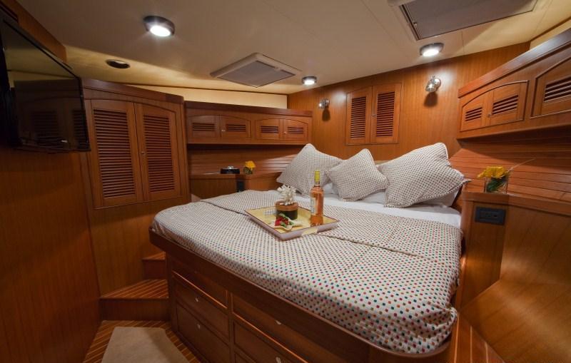 Yacht BLUE HERON -  VIP Cabin.jpg