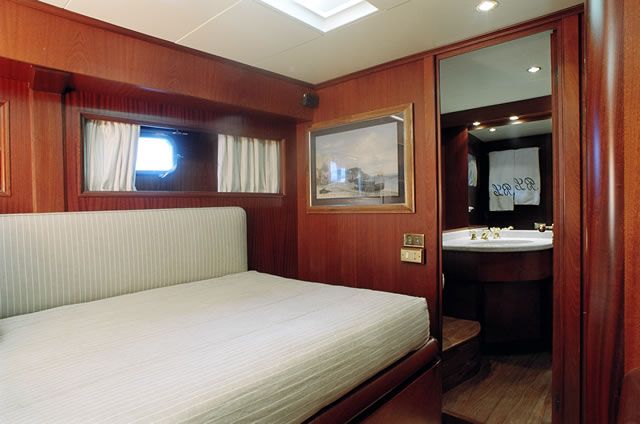Yacht BLUE LADY -  Double Cabin.jpg