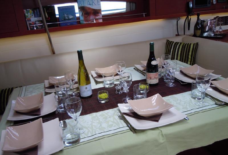 Yacht BLUE PASSION -   Dining Table.jpg