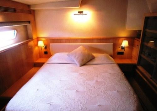 Yacht CATTITUDE -  Guest Cabin.jpg