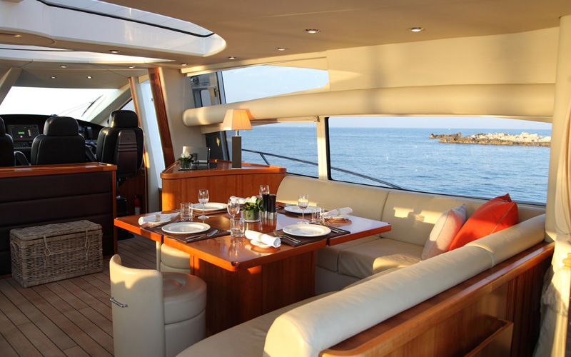 Yacht CHAMPNEYS -  Salon Dining.jpg