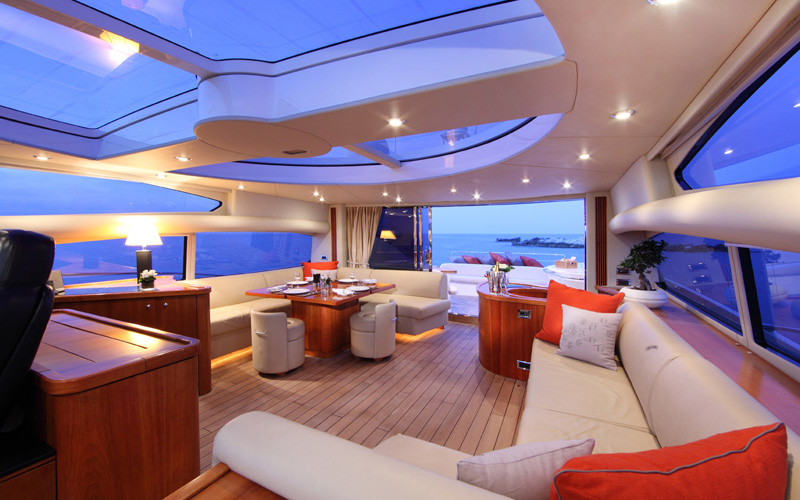 Yacht CHAMPNEYS -  Salon looking Aft.jpg