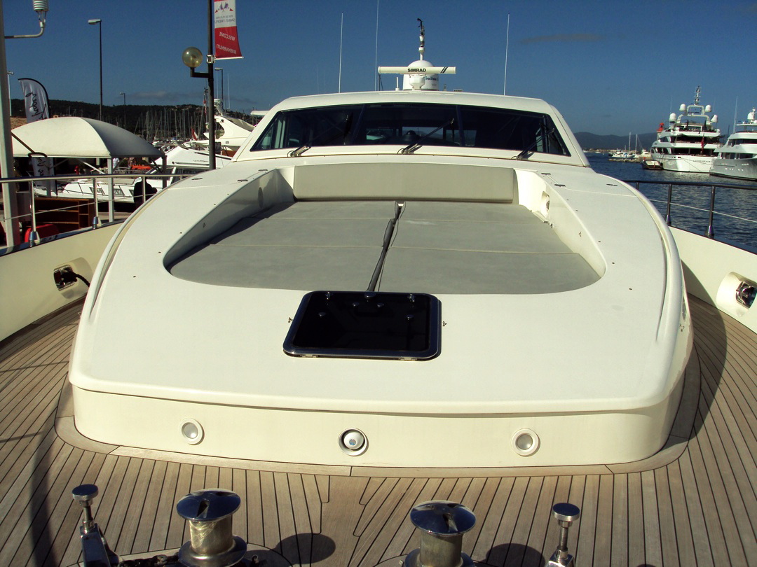 Yacht CLAN V - Foredeck.jpg