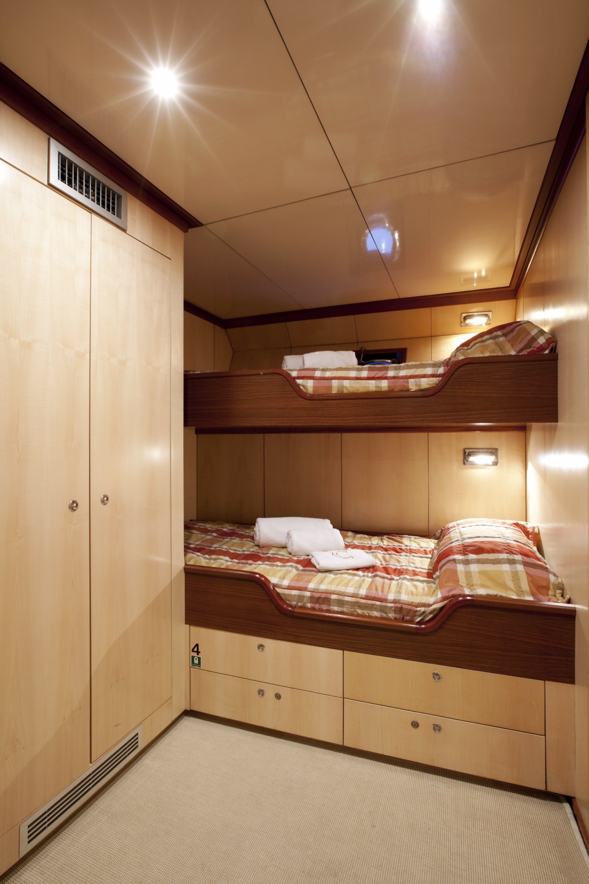 Yacht CLARA ONE - Twin Cabin 2.jpg