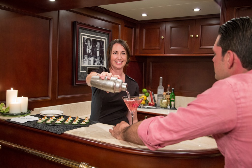 Yacht Camarina Royale - Skylounge Bar.jpg