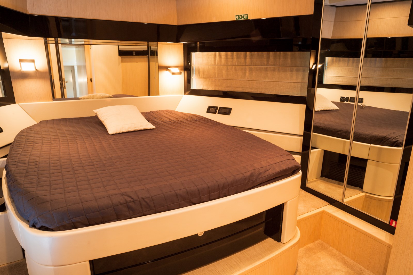 Yacht Dolce Mia - VIP Cabin.jpg