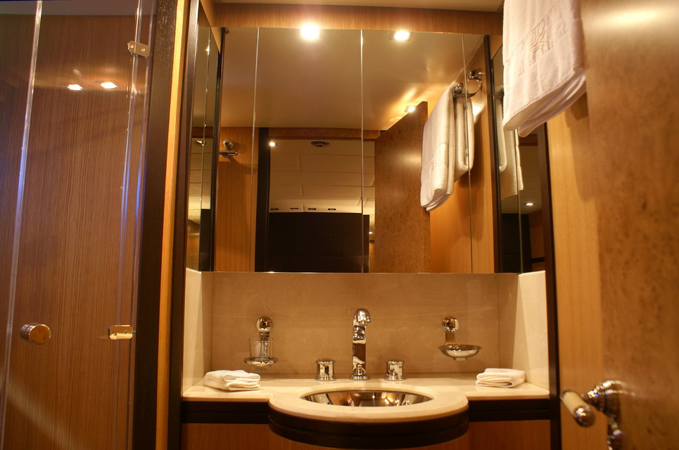 Yacht EOL B -  Double Cabin ensuite.jpg