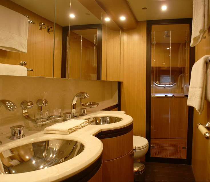 Yacht EOL B -  VIP Ensuite.jpg