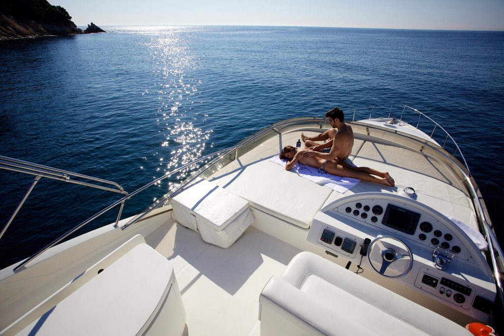 Yacht ESTELADA -  Flybridge.jpg