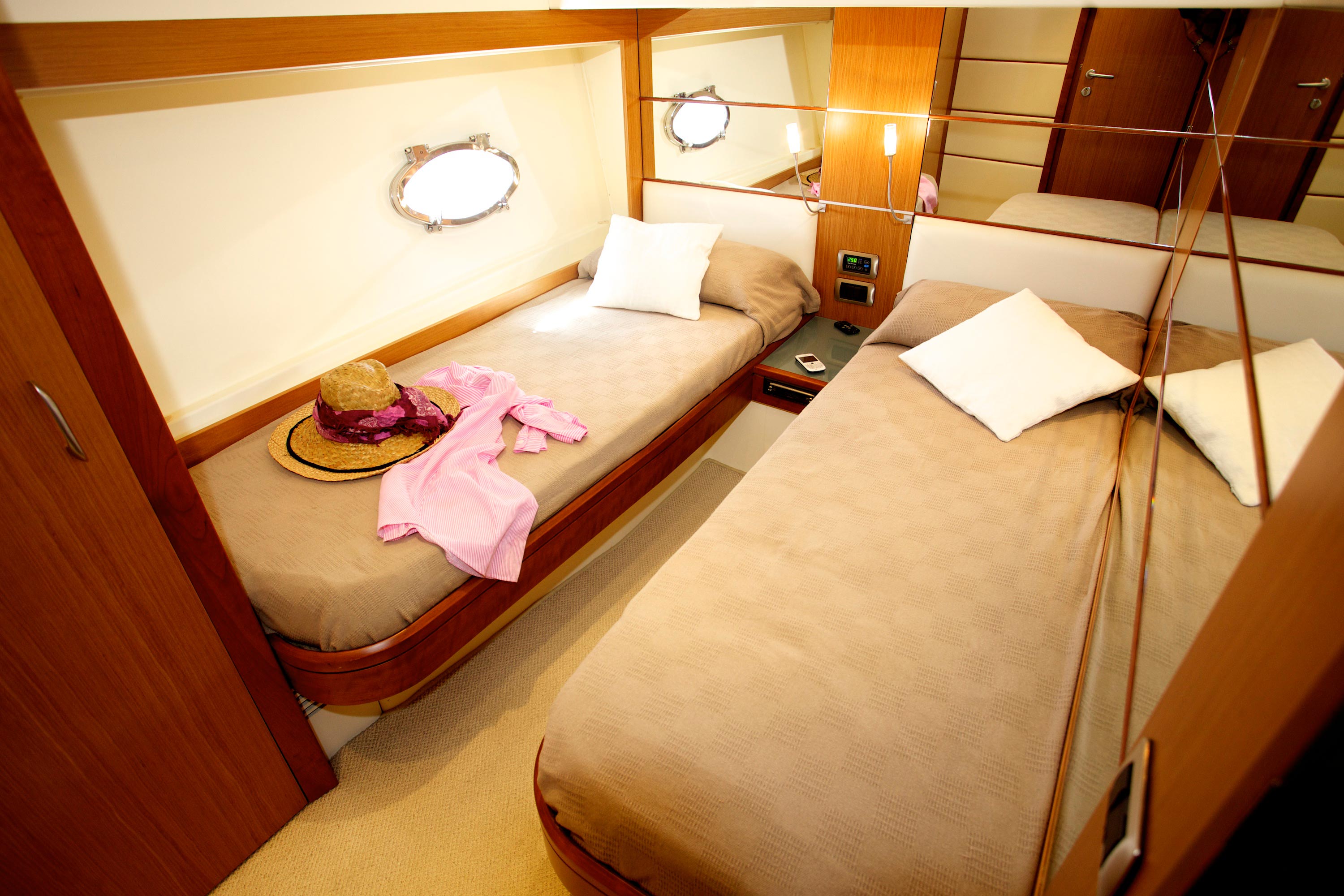 Yacht ESTELADA -  Twin Cabin.jpg