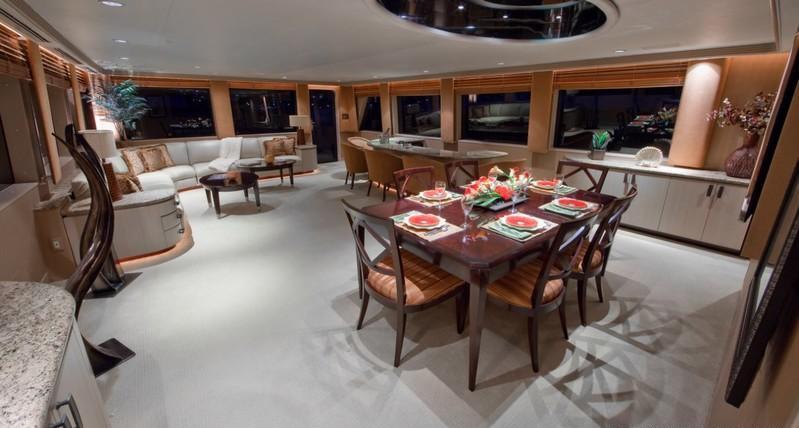 Yacht GOLDEN TOUCH - Main Salon.jpg