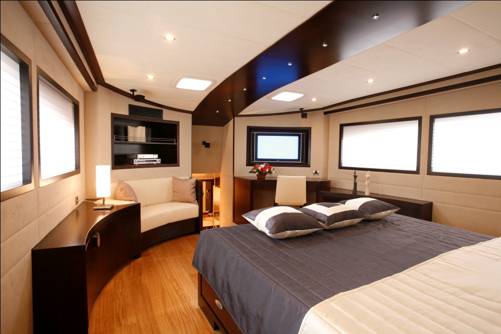 Yacht GRACE KELLY -  Master Cabin.JPG